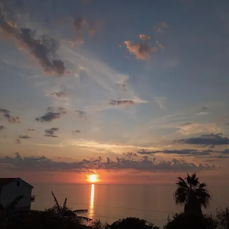 Tatil Evi Casa Sulla Scogliera Piedigrotta *